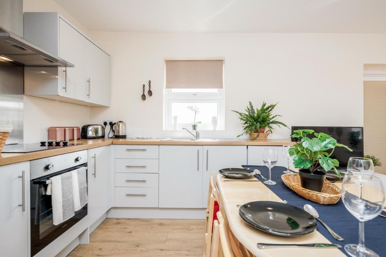 Apartment Stunning Modern Spacious 2 Bed Flat, Free Parking, Rural Reading