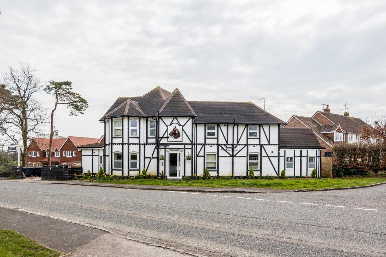 Apartment Stunning Modern Spacious 2 Bed Flat, Free Parking, Rural